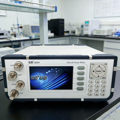 Czterokanałowy miernik mocy optycznej z interfejsami danych USB i RS232